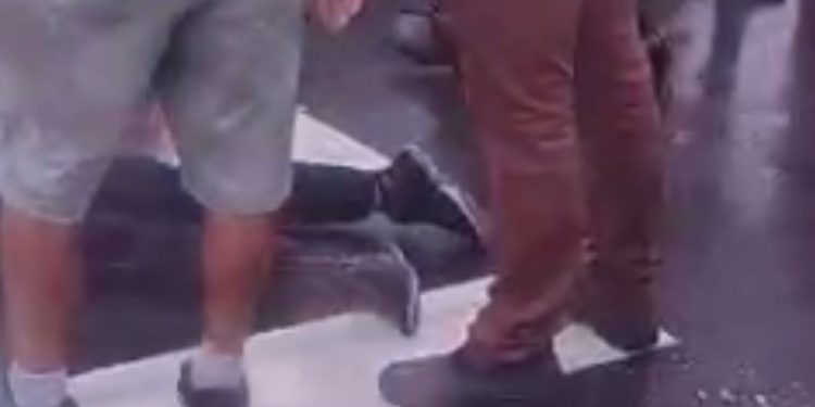 Estudante de 16 anos fica em estado gr4v3 após ser atr0pel4da por moto na saída da escola em Jorge Teixeira