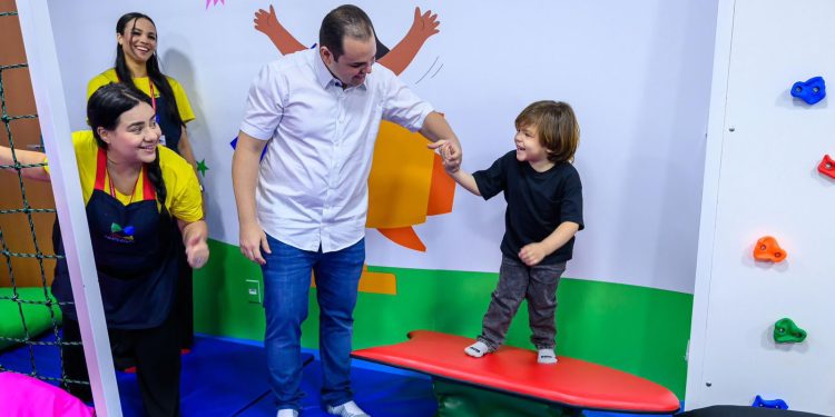 A atenção foi acompanhada de perto, nesta segunda-feira, (9/2), pelo presidente do Legislativo, deputado estadual Roberto Cidade (UB). Foto: Herick Pereira
