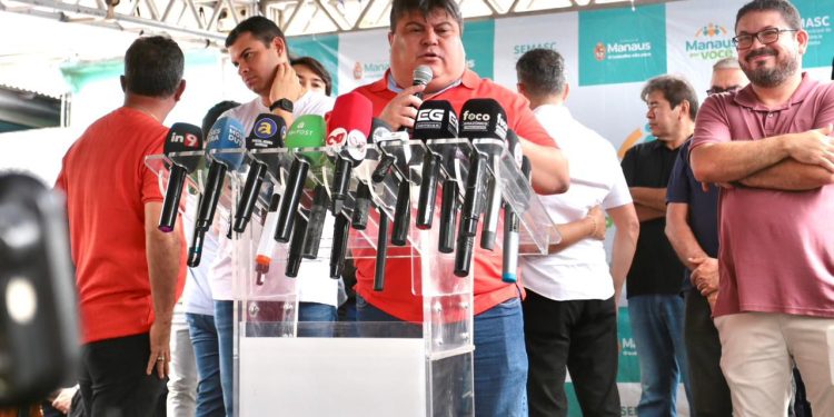 A presença do chefe do Legislativo municipal no evento reforça a importância do papel institucional dos vereadores no acompanhamento das ações do Executivo. Foto: Dhyeizo Lemos/Prefeitura de Manaus