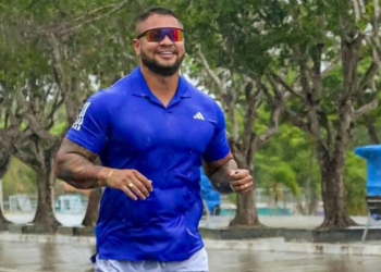 Durante a ação, 21 veículos foram apreendidos na concessionária dele. Foto: Reprodução