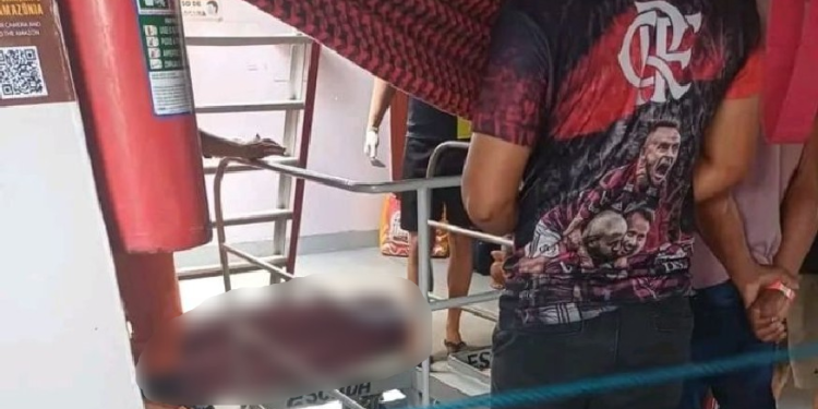 O IML foi chamado para remoção. Causa da morte ainda não foi informada. Foto: Reprodução