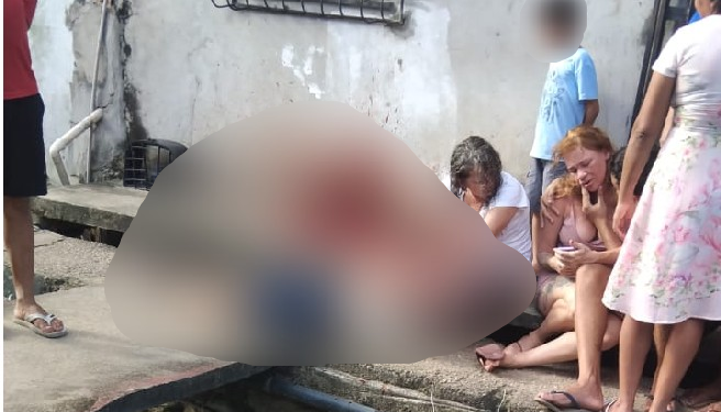 Ele caiu m0rt0 na frente de uma residência. Foto: Reprodução