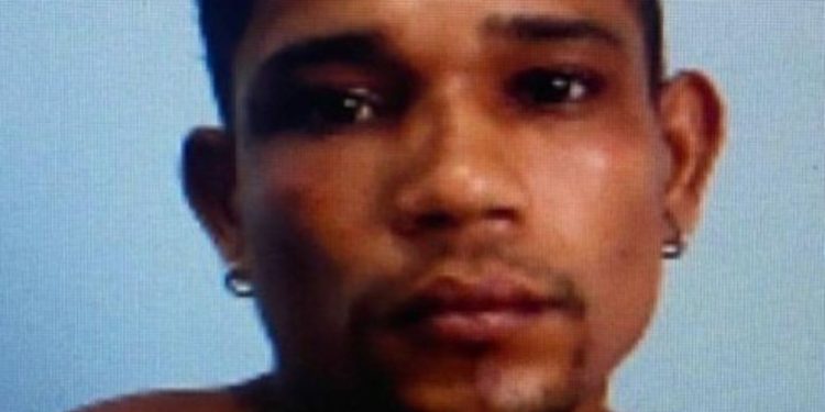 Homem é procurado após agr3dir vítima com garrafa de vidro em Beruri