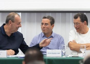 Omar Aziz reforça apoio ao cooperativismo do Amazonas em reunião com dezenas de lideranças do setor