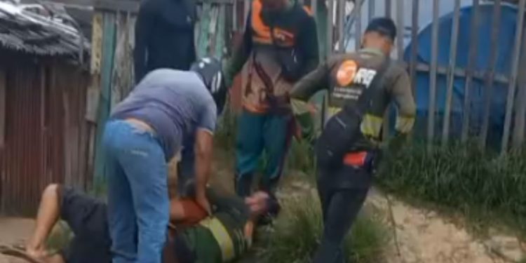 Suspeito de roub4r moto leva “gravata” e ap4nha de moradores em Tefé