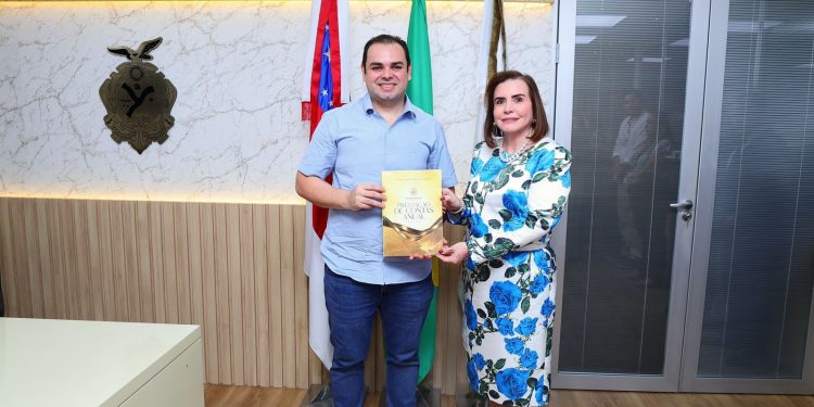 A prestação de contas será encaminhada ainda hoje para tramitação nas câmaras técnicas da Aleam. Foto: Filipe Jazz (Dicom/TCE)