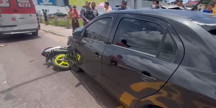A batida envolveu um automóvel e uma motocicleta por volta das 11h50. Foto: Reprodução