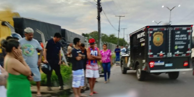 A colisão aconteceu por volta das 4h. Foto: Reprodução