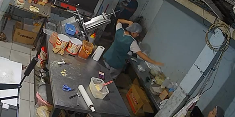 Os criminosos também exigiram as senhas dos aparelhos roubados. Foto: Reprodução