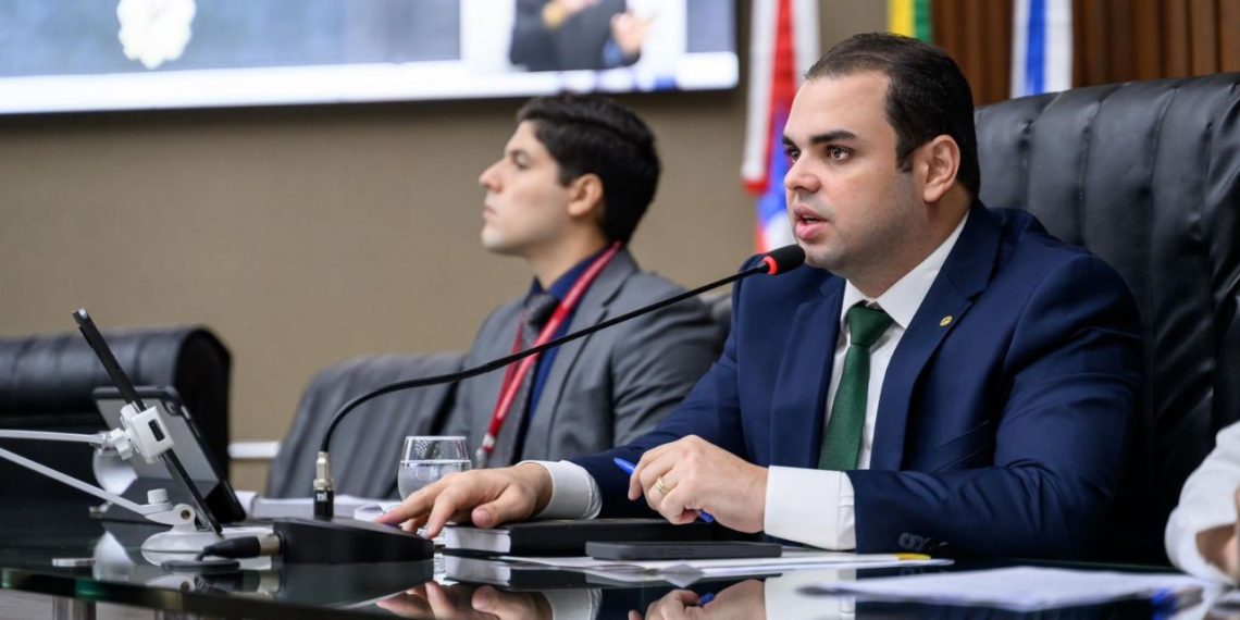 Nova lei de Roberto Cidade impede que consumidores negativados sejam barrados em planos de saúde