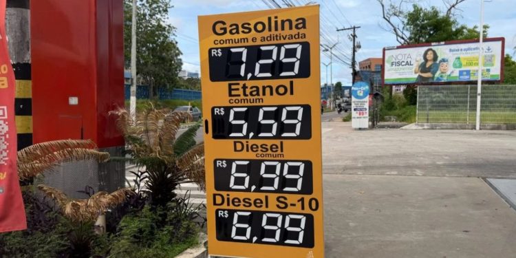 Após gasolina chegar a R$ 7,29, Procon-AM inicia fiscalização em postos de Manaus