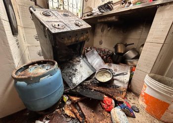 Seis pessoas estavam dentro da casa no momento do acidente. Foto: Paulo Bahia/CBMAM