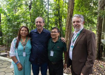 Durante a visita, o parlamentar se reuniu com pesquisadores, viu de perto projetos apoiados por suas emendas. Foto: Tadeu Rocha