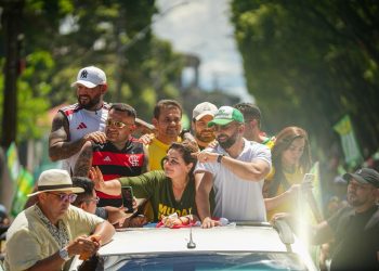Mais tarde, a comitiva estará no Centro de Eventos Juracema Holanda. Foto: Thiago Poncio / Assessoria MC