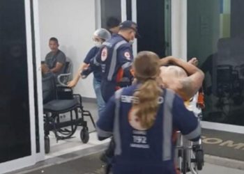 A vítima foi atendida por socorristas do Samu no local e posteriormente conduzida à unidade de saúde. Foto: Reprodução