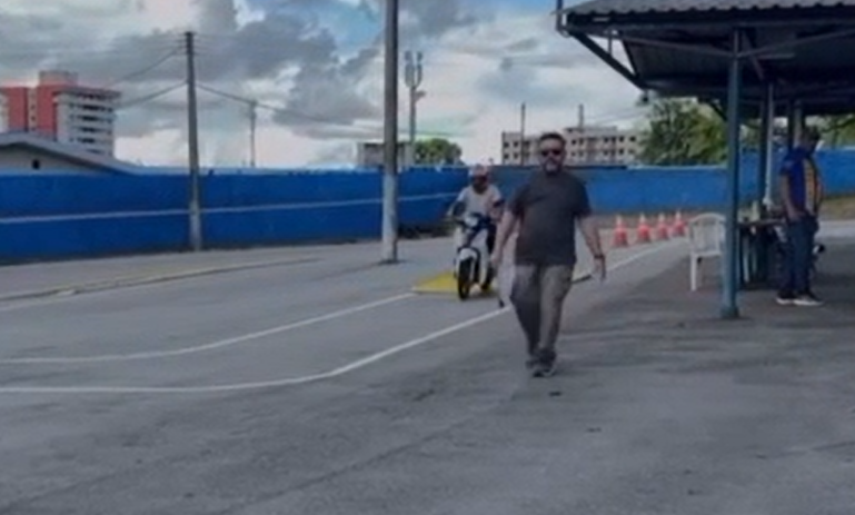 Ao perguntar se poderia dar continuidade à gravação, o clima entre os dois teria se tornado tenso.. Foto: Reprodução