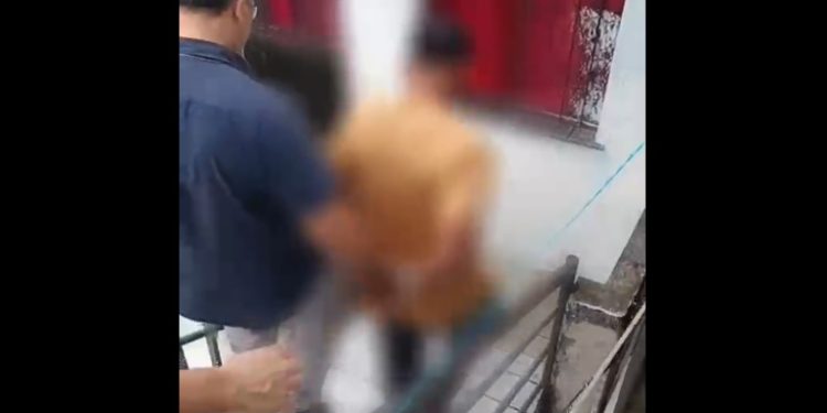 O professor foi levado para a Depca, onde agora responde por estupro de vulnerável. Foto: Reprodução