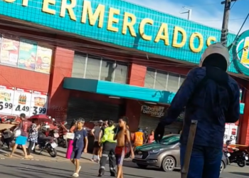 O idoso atravessava a via fora da faixa destinada a pedestres. Foto: Reprodução