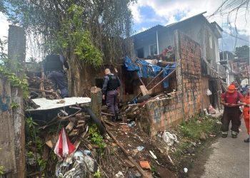 Os restos mortais estavam no fundo de uma estrutura semelhante a uma cacimba, no quintal da antiga residência da família, no bairro Nova Esperança, Zona Norte de Manaus. Foto: Divulgação