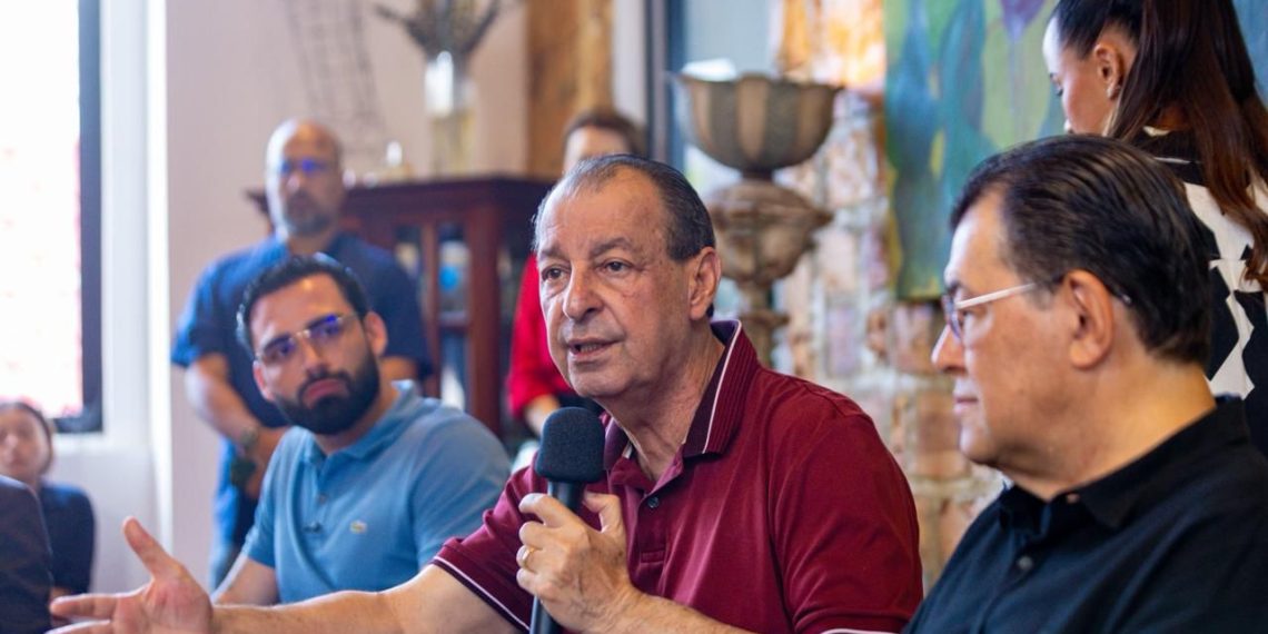 Além de Omar, participaram do evento o senador Eduardo Braga e o vereador Eurico Tavares. Foto: Divulgação