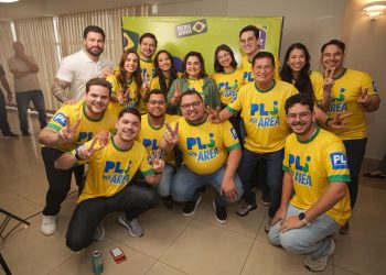 A Professora Maria do Carmo afirmou que saiu do evento 'com o coração cheio de esperança' ao ver o engajamento dos jovens na política. Foto: Thiago Poncio / Assessoria MC