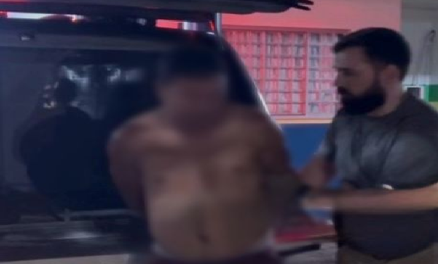 Durante o crime, o suspeito ainda ameaçou testemunhas que presenciaram as agressões. Foto: Reprodução