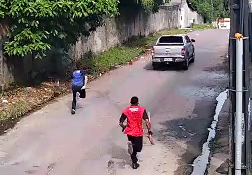 Os criminosos anunciaram o assalto e tentaram levar motocicletas da concessionária. Foto: Reprodução