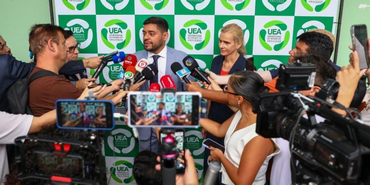 Embaixadores da União Europeia conhecem iniciativas de inovação e sustentabilidade da UEA