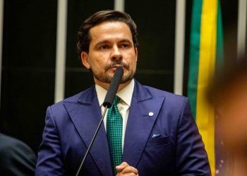 Capitão Alberto Neto apresenta urgência para votação de projeto que prevê castração química para condenados por pedofilia
