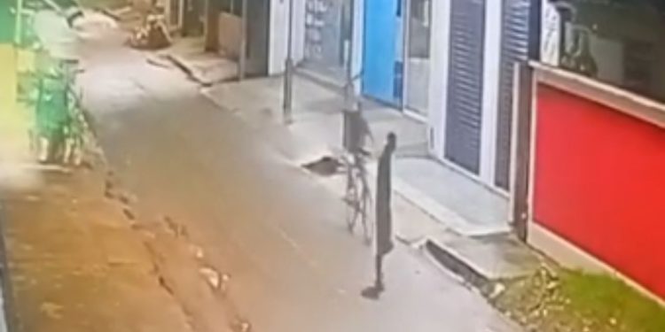Veja: Homem é m0rt0 com golpe de terçado no pescoço após suspeita de furto em Nova Olinda do Norte
