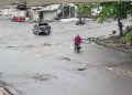 Vídeo mostra momento em que motociclista morre após colisão com Amarok em Manaus