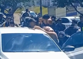 O cerco foi montado em uma das principais avenidas do município. Foto: Reprodução