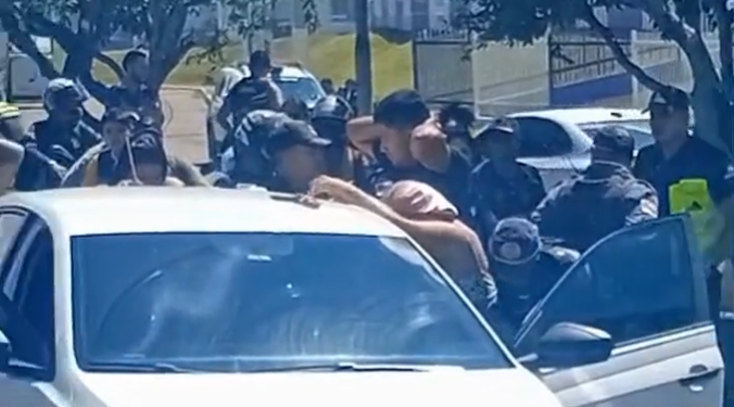 O cerco foi montado em uma das principais avenidas do município. Foto: Reprodução