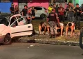 O impacto foi tão devastador que o automóvel capotou ao menos três vezes. Foto: Reprodução