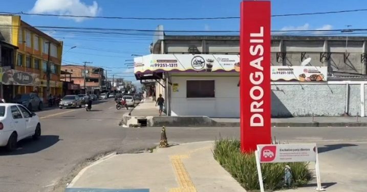 Ladrã0 armad0 leva R$ 37 mil em canetas emagrecedoras e mais R$ 5 mil da Drogasil em Manaus