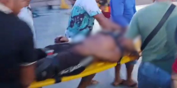Durante briga familiar, homem é esf4queado pelo próprio enteado em comunidade de Manicoré
