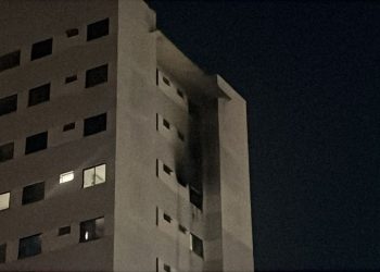 Vídeo: Apartamento pega fogo em condomínio na Zona Centro-Sul de Manaus