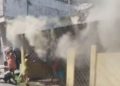 Homem é amarrado, tem casa incendiada pelo companheiro e é salvo por vizinho em Manaus