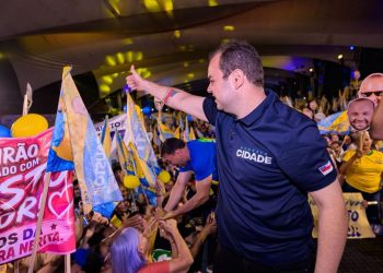 Roberto Cidade participa de ato que confirma Fausto Júnior na disputa à reeleição para deputado federal