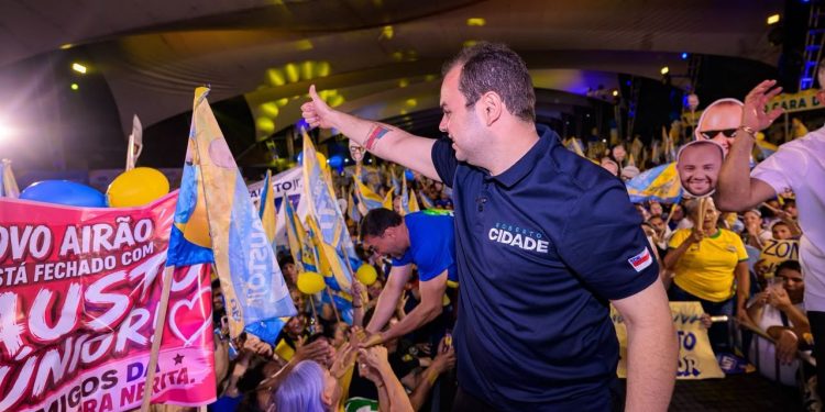 Roberto Cidade participa de ato que confirma Fausto Júnior na disputa à reeleição para deputado federal