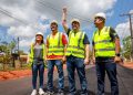 Roberto Cidade acompanha o andamento das obras de pavimentação em Autazes