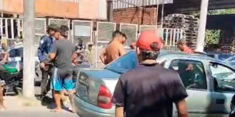 'Bora quebrar o bracinho dele': suspeito de roubo é capturado e agredido no Jorge Teixeira