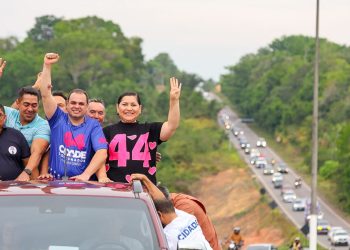 Cerca de 300 carros participaram da carreata, que teve aproximadamente sete quilômetros de extensão. Foto: Divulgação