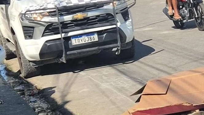 O corpo estava estirado no meio da rua Santa Etelvina. Foto: Reprodução