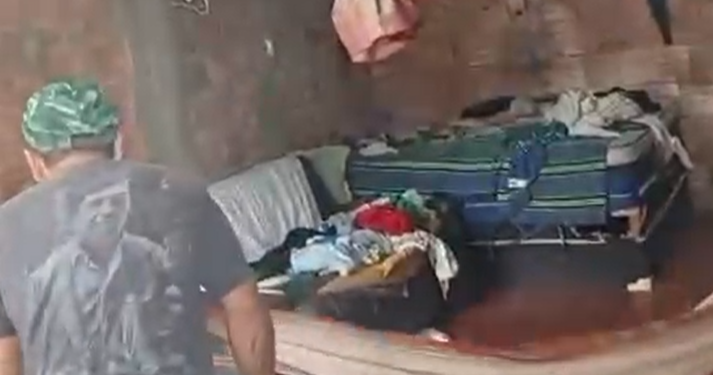 A violência, registrada em vídeo pelos próprios familiares, mostra o homem puxando a menina pelo braço. Foto: Reprodução