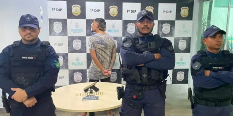 Vídeo: homem é pres0 portando pist0la e ameaçand0 pessoas na Ponte do São Raimundo