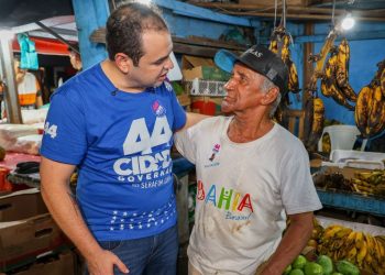 Roberto Cidade leva campanha às ruas do São José ao lado de Marcos Rotta