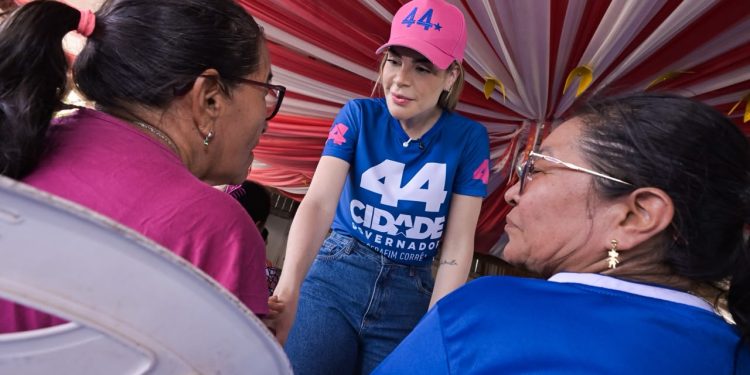 Thaisa Cidade visita comunidades ribeirinhas de Manaus, conversa com moradores e apresenta propostas de Roberto Cidade