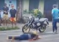 Entregador é arremessad0 por picape no asfalto e fica com ombro fraturad0 no bairro Mutirão