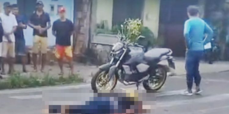 Entregador é arremessad0 por picape no asfalto e fica com ombro fraturad0 no bairro Mutirão